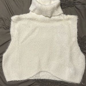 White cashmere type crop sleeveless sweater